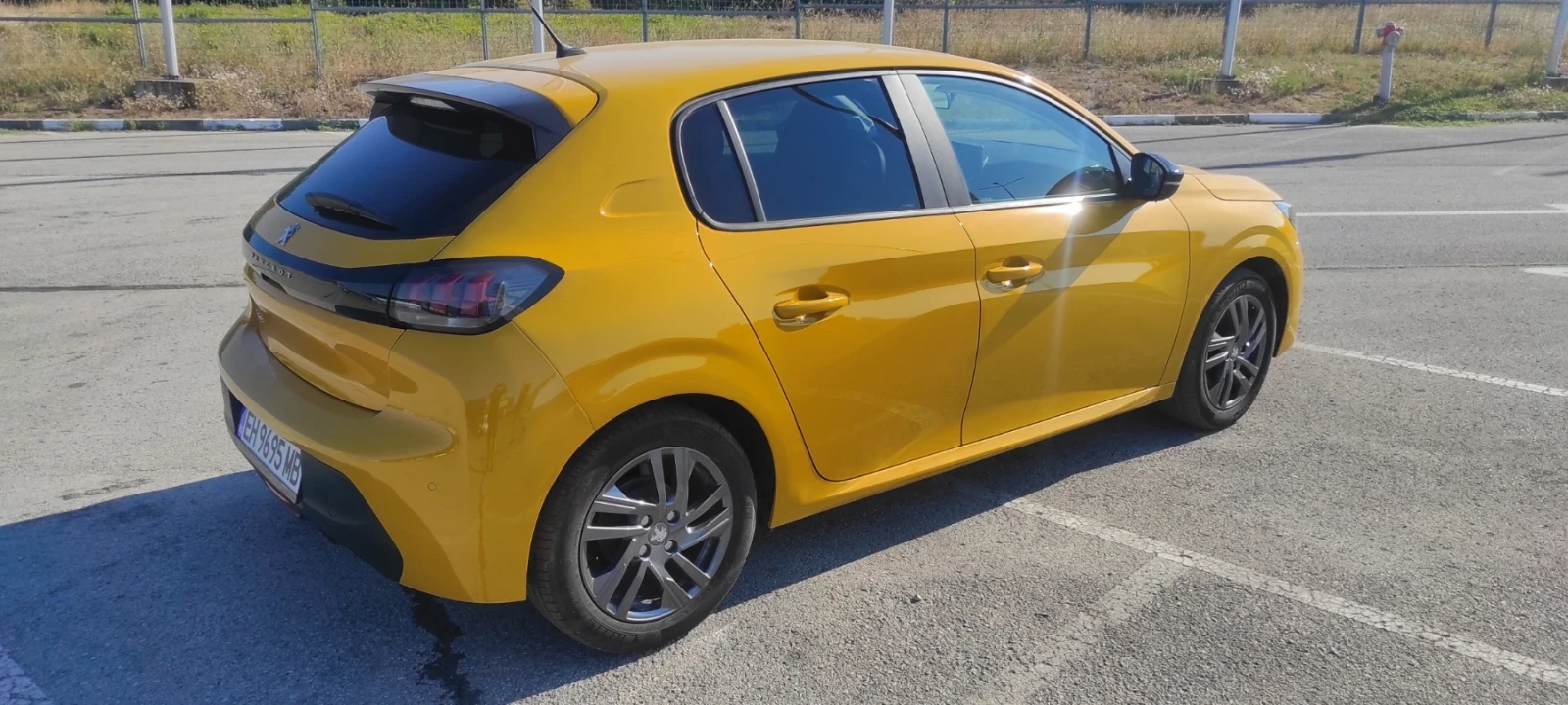 Peugeot 208  - изображение 2