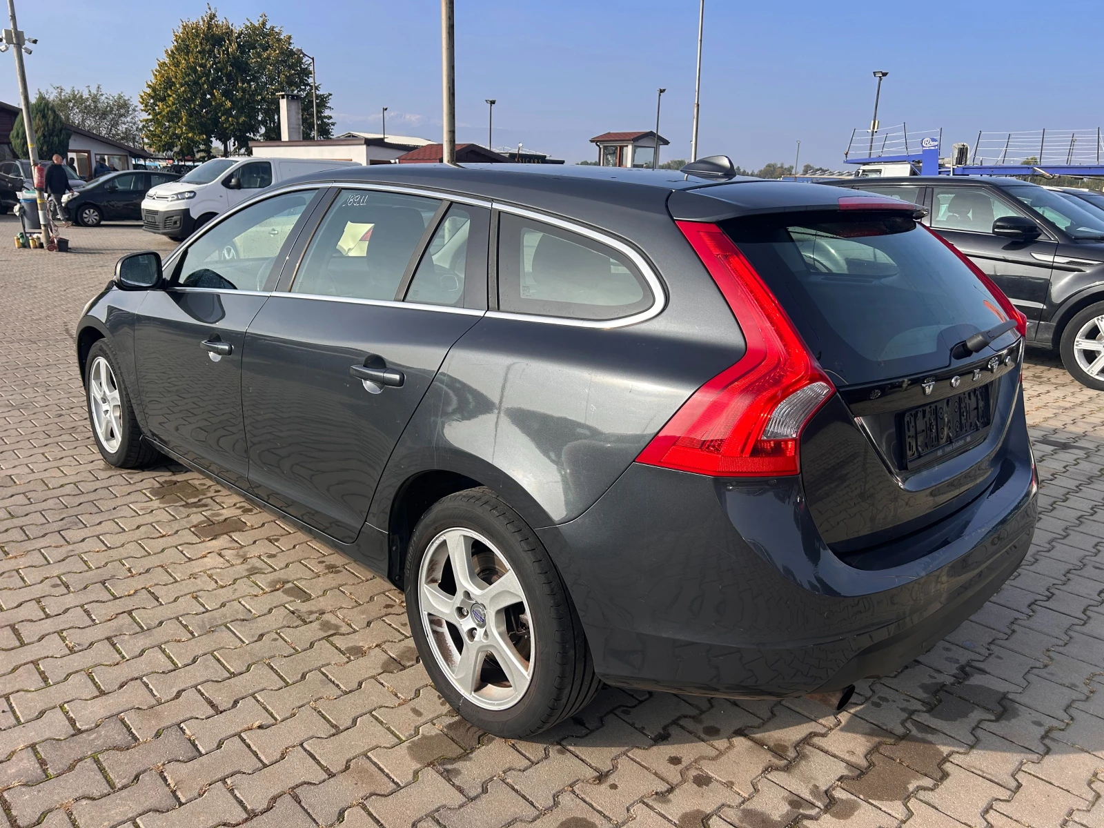 Volvo V60 1.6i NAVI EURO 5 - изображение 8