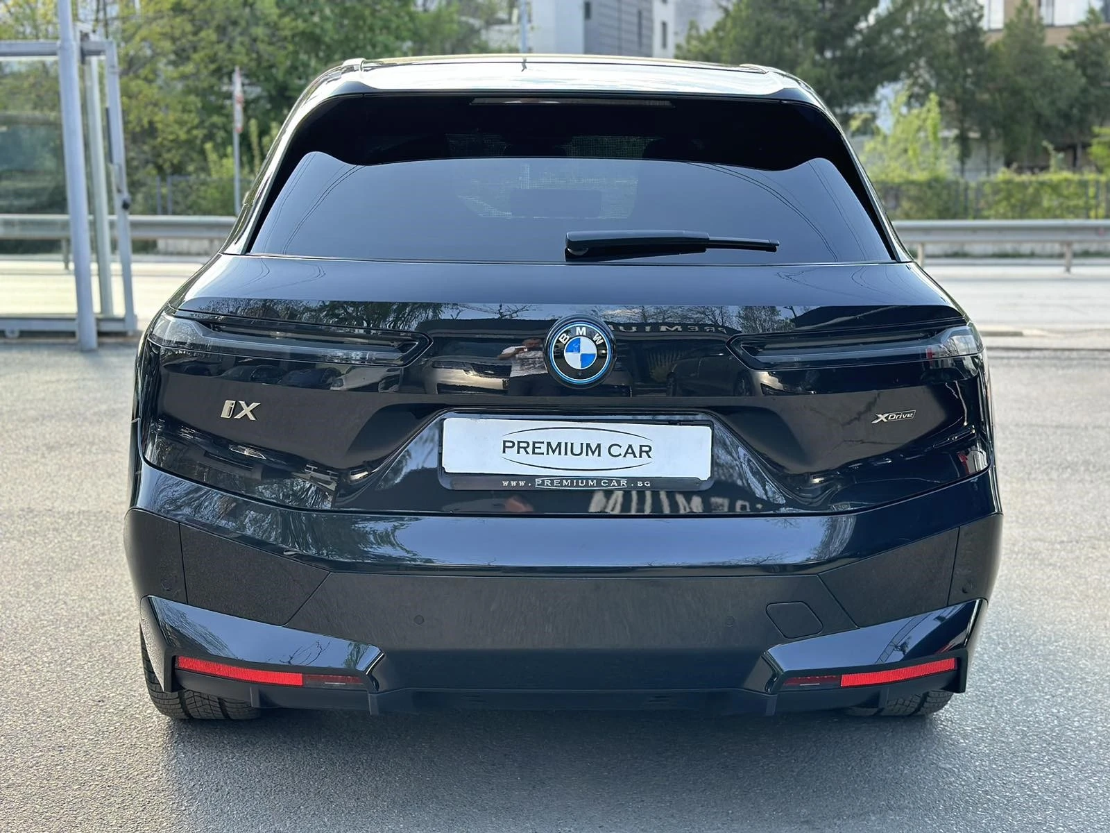 BMW iX 40  | Mobile.bg   8