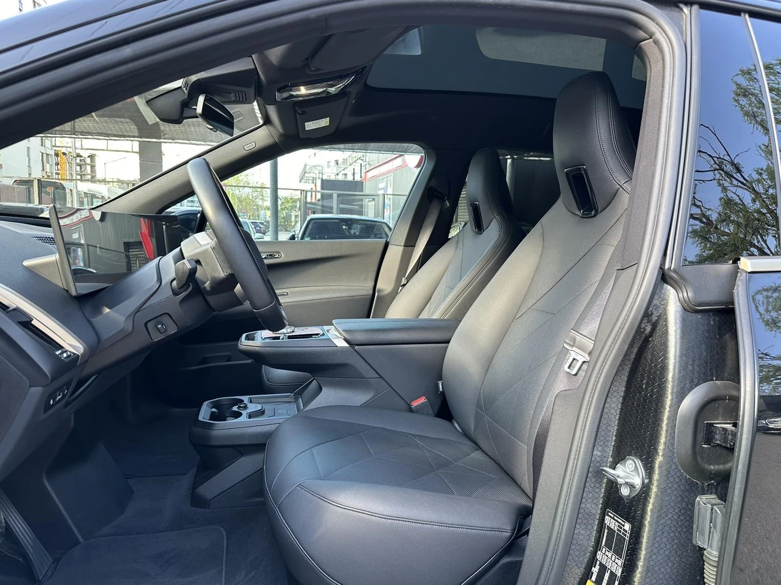 BMW iX 40  | Mobile.bg   9