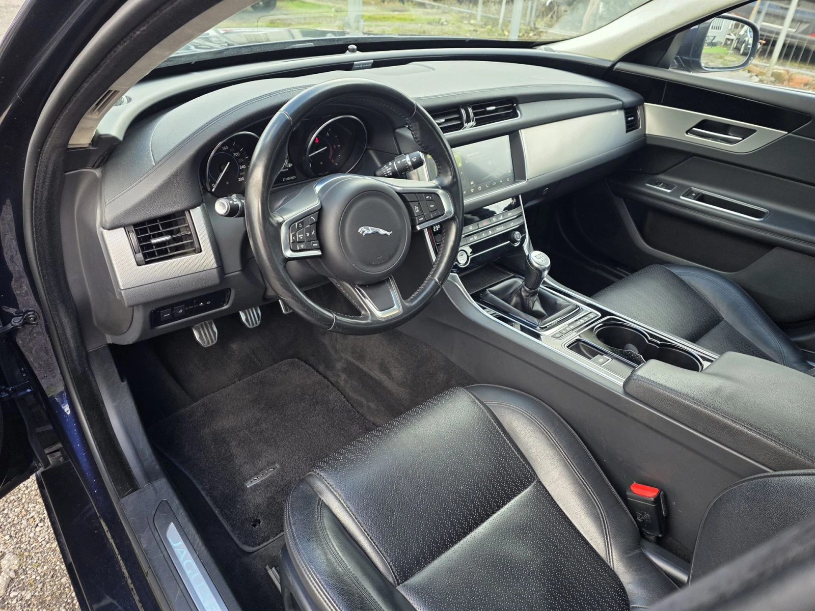 Jaguar Xf 20d Prestige - изображение 7