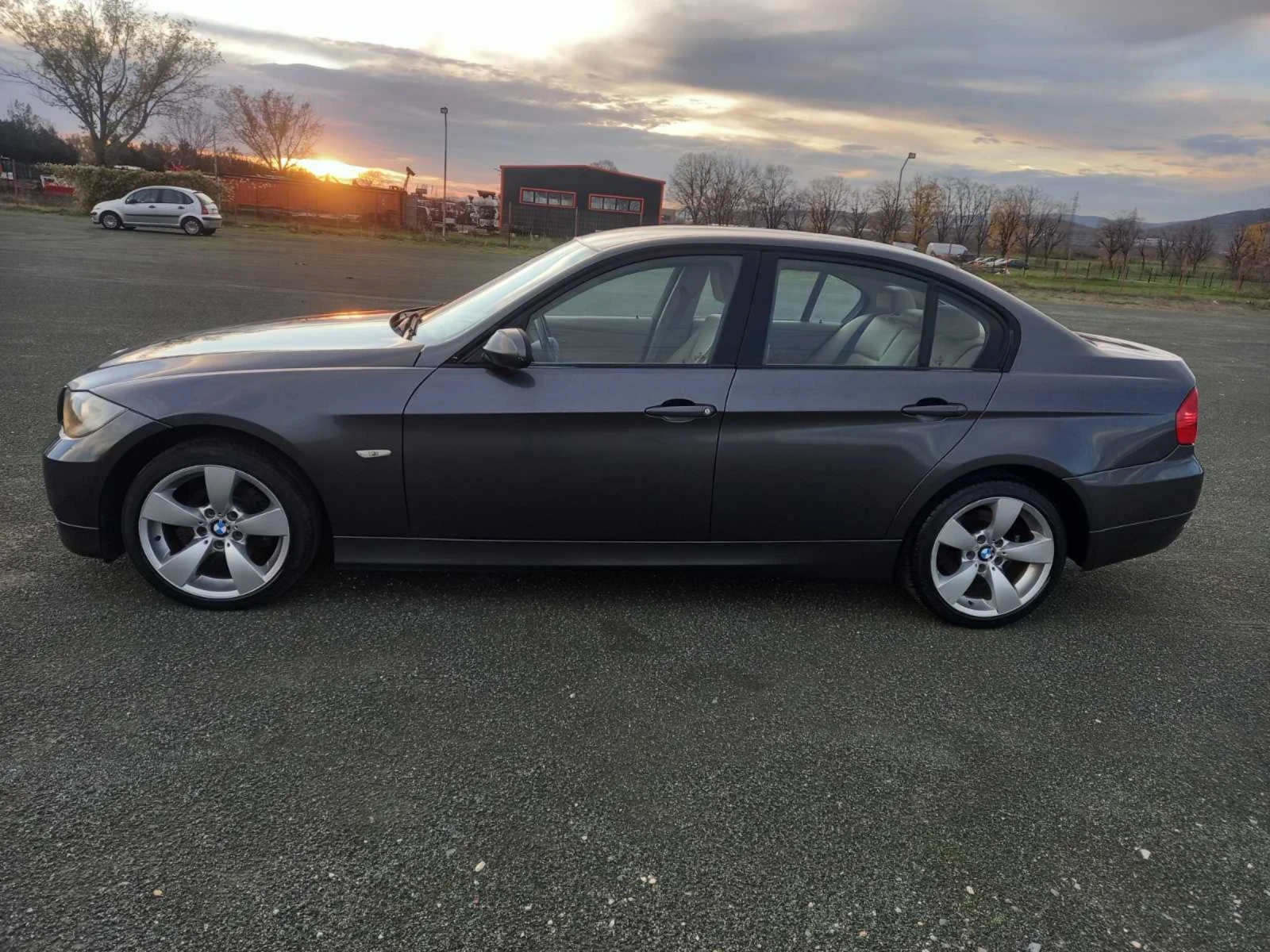 BMW 318, снимка 6 - Автомобили и джипове - 54491850