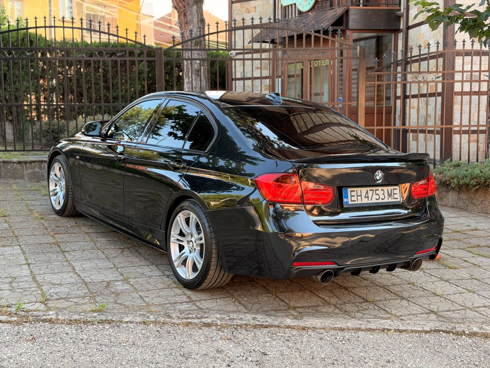 BMW 330 M-PACK, снимка 4 - Автомобили и джипове - 54859912