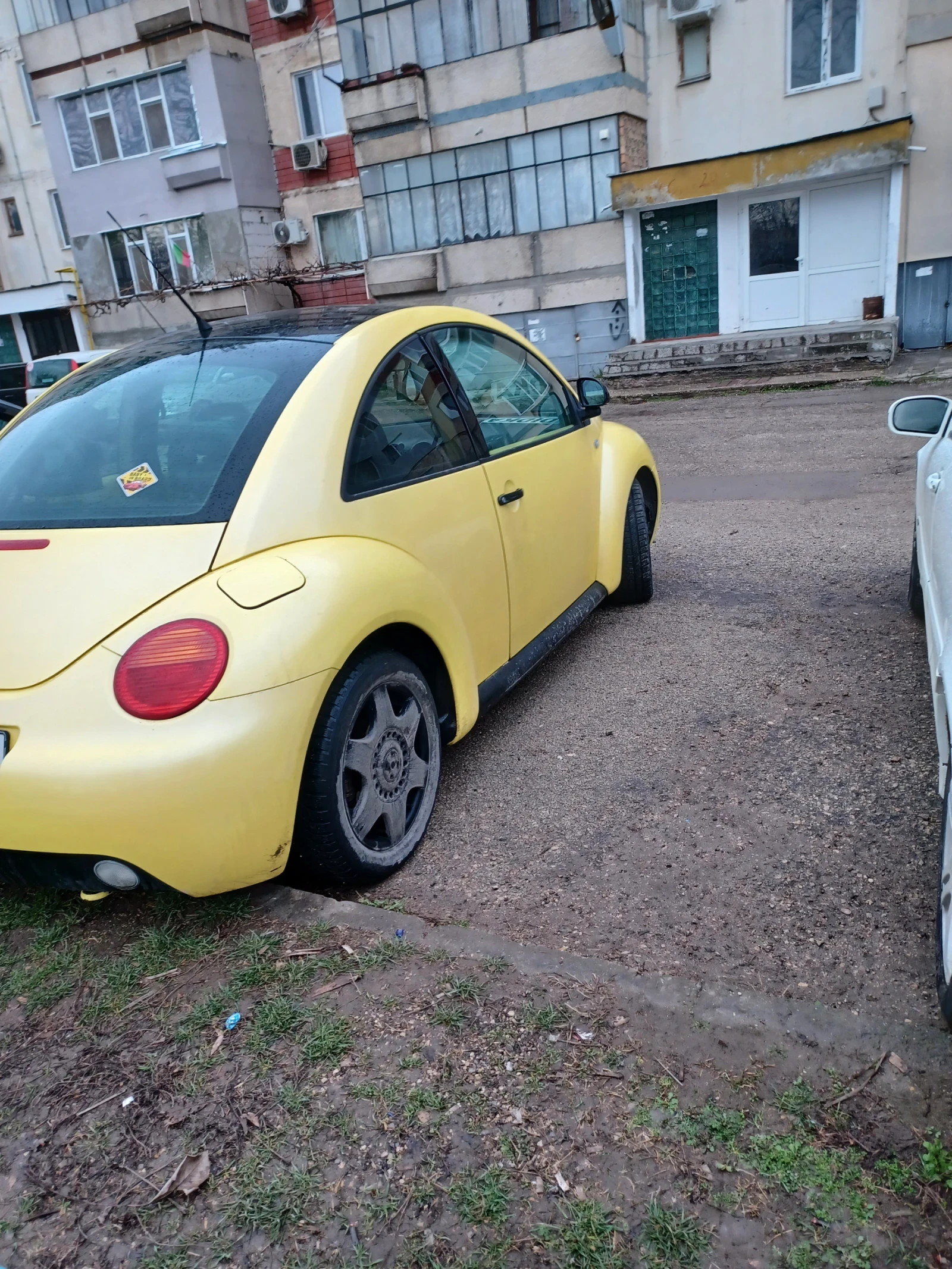 VW New beetle, снимка 5 - Автомобили и джипове - 54918232