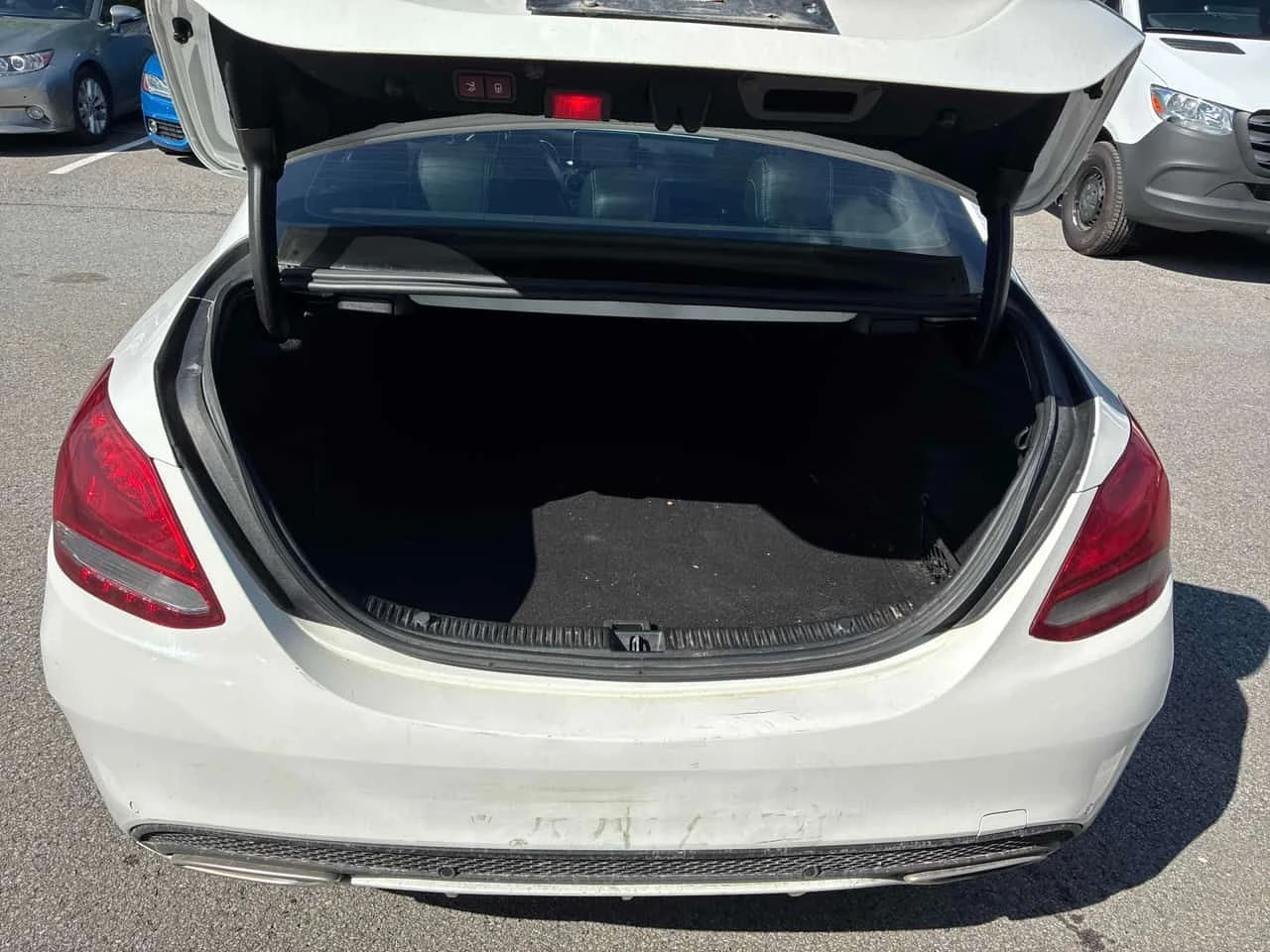 Mercedes-Benz C 300 4MATIC * ГЛАВНО ПРЕДСТАВИТЕЛСТВО НА MERCEDES* , снимка 9 - Автомобили и джипове - 55045245