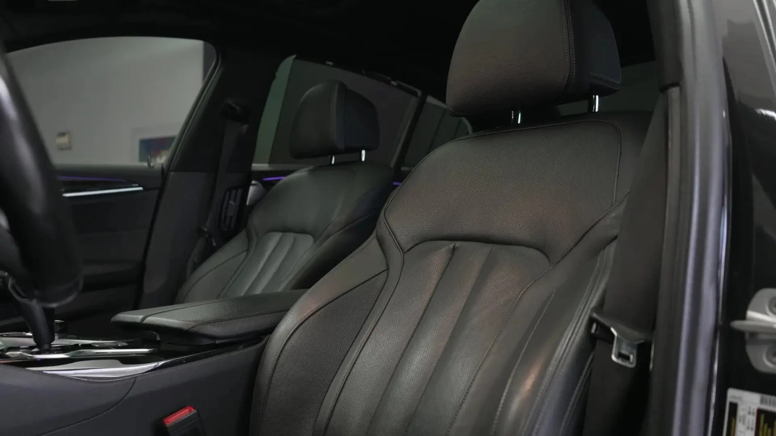 BMW 550 M xDrive ЦЕНА ДО БЪЛГАРИЯ АВТОКРЕДИТ, снимка 9 - Автомобили и джипове - 55772196