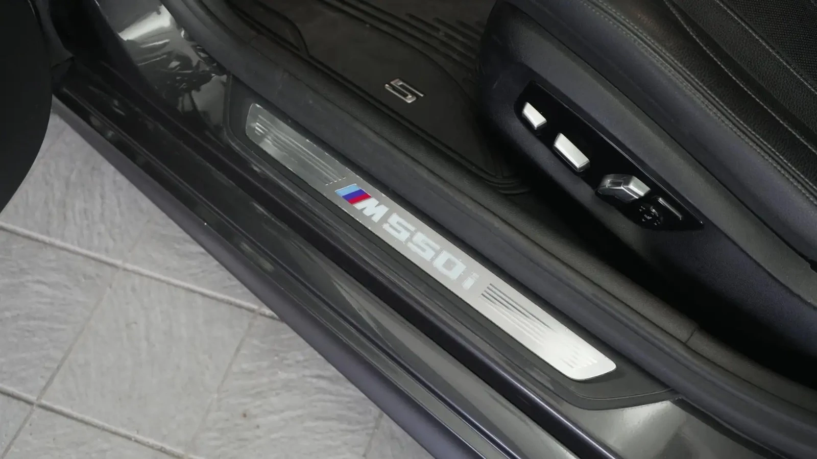 BMW 550 M xDrive ЦЕНА ДО БЪЛГАРИЯ АВТОКРЕДИТ, снимка 8 - Автомобили и джипове - 55772196