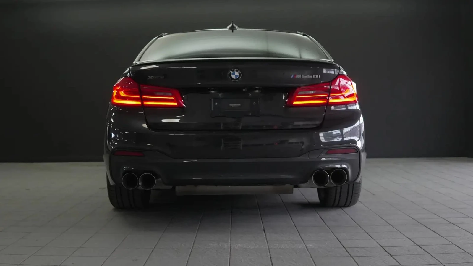 BMW 550 M xDrive ЦЕНА ДО БЪЛГАРИЯ АВТОКРЕДИТ, снимка 3 - Автомобили и джипове - 55772196