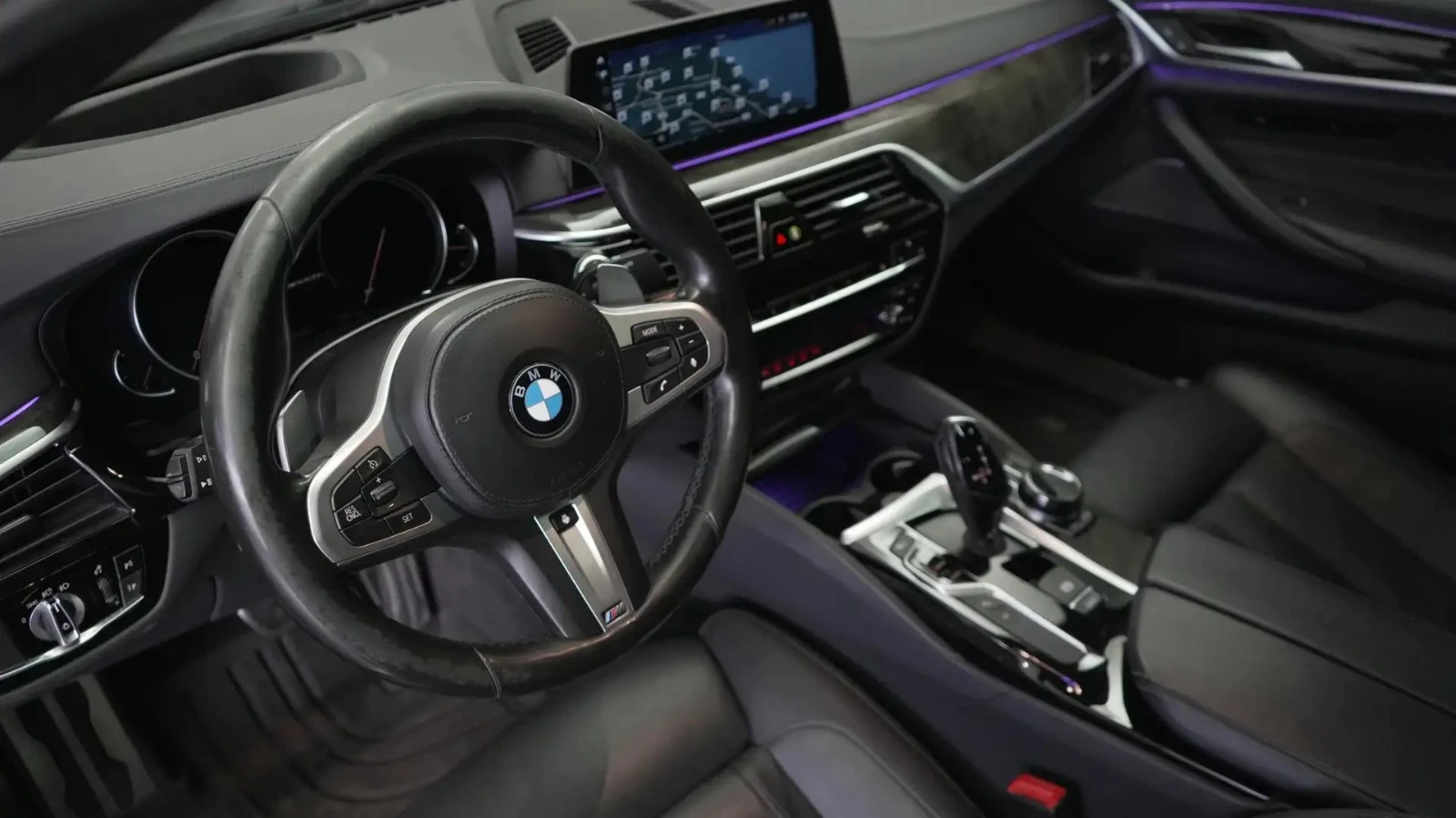 BMW 550 M xDrive ЦЕНА ДО БЪЛГАРИЯ АВТОКРЕДИТ, снимка 10 - Автомобили и джипове - 55772196