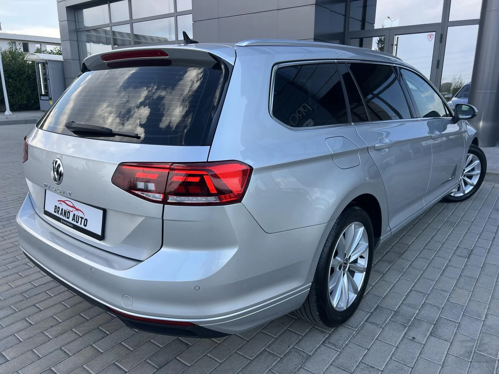 VW Passat * FACE LIFT * 2.0TDI  * DSG* 150 k.c, снимка 5 - Автомобили и джипове - 55946736