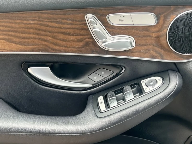 Mercedes-Benz GLC 300 4MATIC * * CARFAX * * АВТОКРЕДИТ * * , снимка 15 - Автомобили и джипове - 52801076