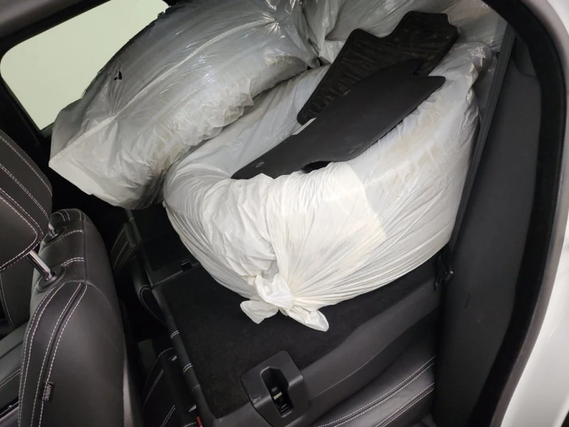 Land Rover Range Rover Velar * S * CARFAX * ЦЕНА ДО БГ, снимка 13 - Автомобили и джипове - 52938082