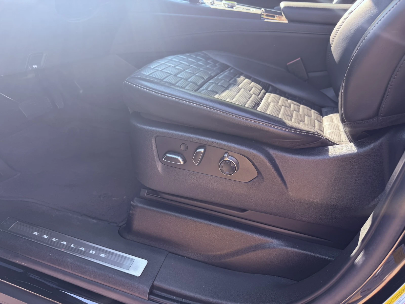 Cadillac Escalade, снимка 11 - Автомобили и джипове - 55188023