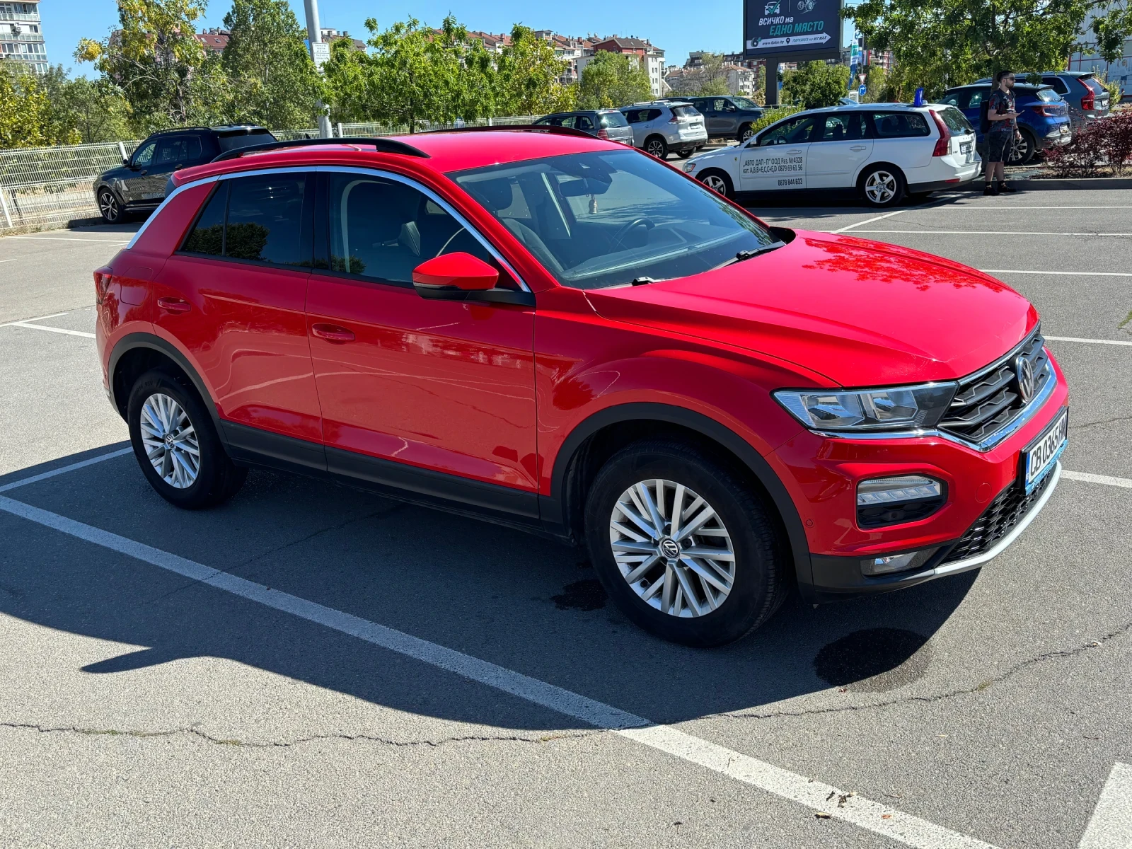VW T-Roc, снимка 2 - Автомобили и джипове - 56079383