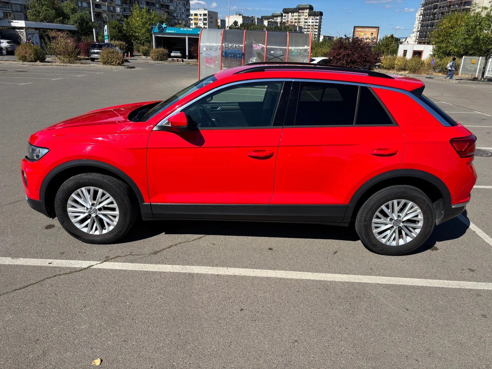 VW T-Roc, снимка 3 - Автомобили и джипове - 56079383