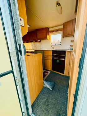 Каравана Avondale Rialto 480-2, снимка 9 - Каравани и кемпери - 53679479