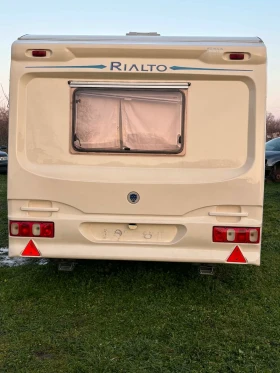 Каравана Avondale Rialto 480-2, снимка 3 - Каравани и кемпери - 53679479