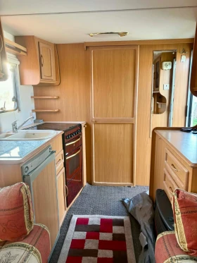 Каравана Avondale Rialto 480-2, снимка 8 - Каравани и кемпери - 53679479