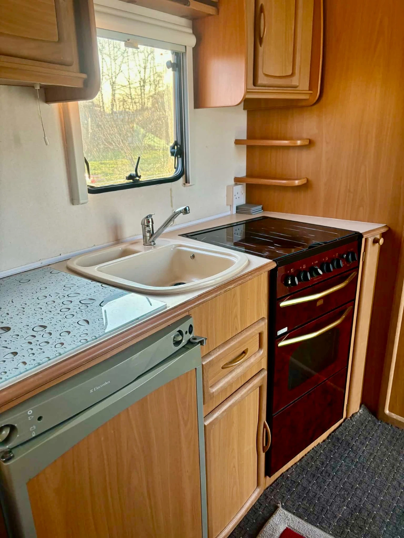 Каравана Avondale Rialto 480-2 - изображение 10