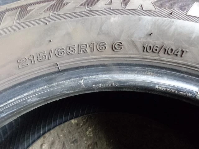 Гуми Зимни 215/65R16, снимка 8 - Гуми и джанти - 17878050