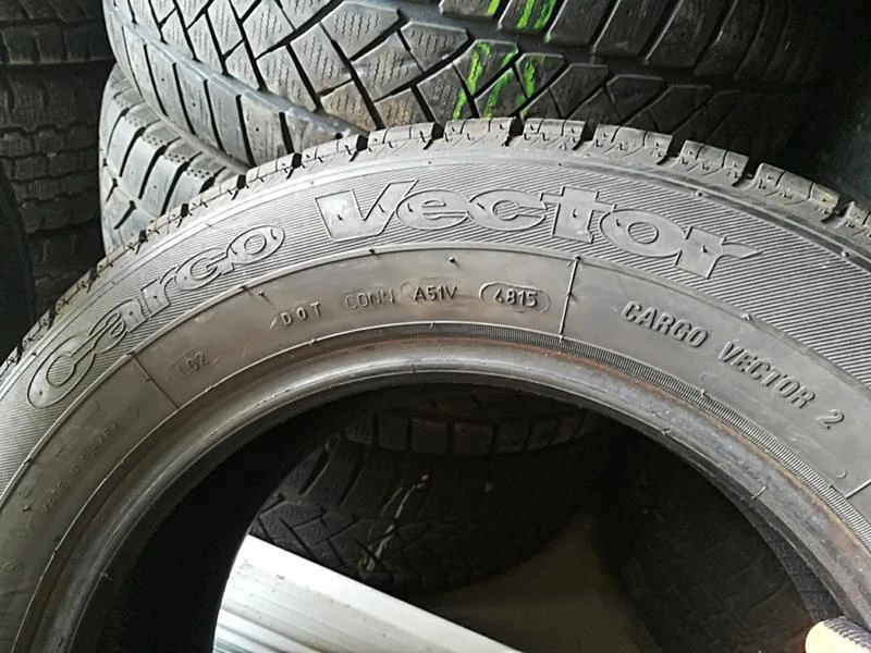 Гуми Зимни 205/65R16, снимка 4 - Гуми и джанти - 23625972