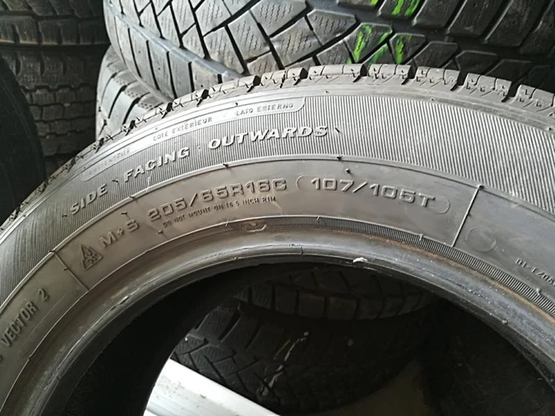 Гуми Зимни 205/65R16, снимка 5 - Гуми и джанти - 23625972