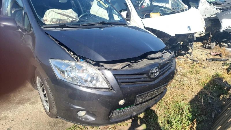 Toyota Auris 1.6 i-2 бр.