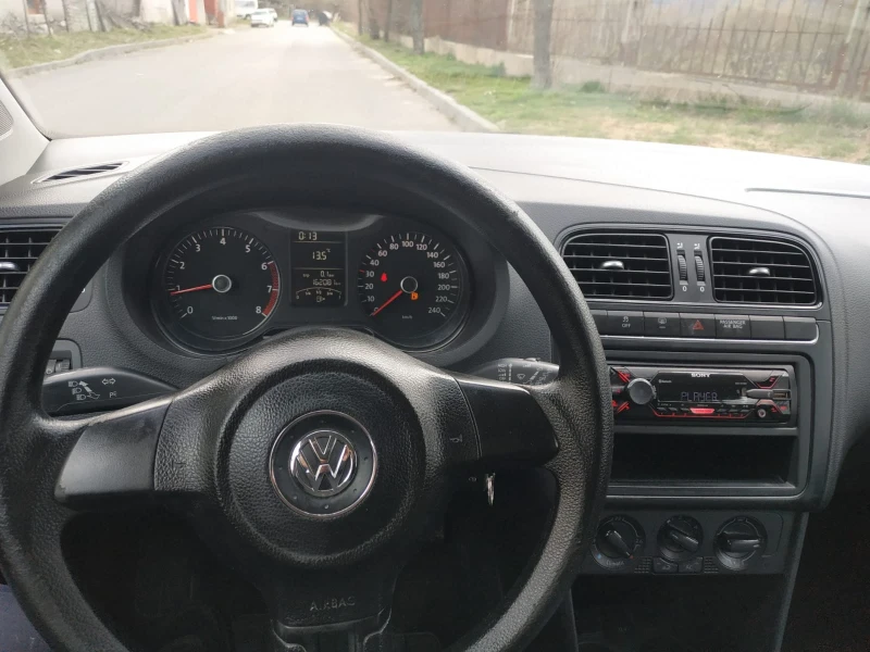 VW Polo, снимка 6 - Автомобили и джипове - 47139246