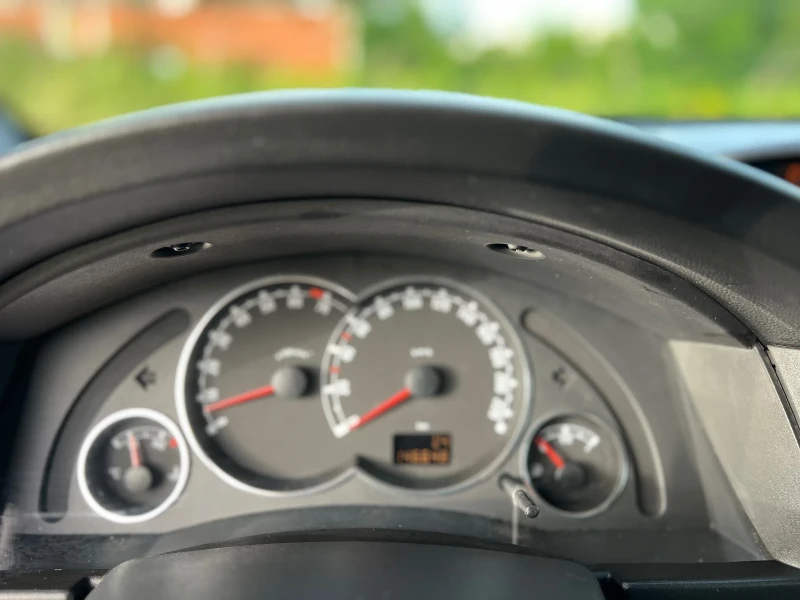 Opel Meriva 1.6i фейс, снимка 11 - Автомобили и джипове - 46207168