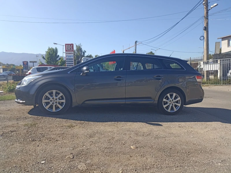 Toyota Avensis 1.8i VVT-i, снимка 3 - Автомобили и джипове - 52412456