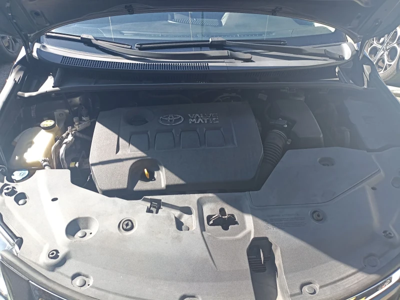 Toyota Avensis 1.8i VVT-i, снимка 14 - Автомобили и джипове - 52412456