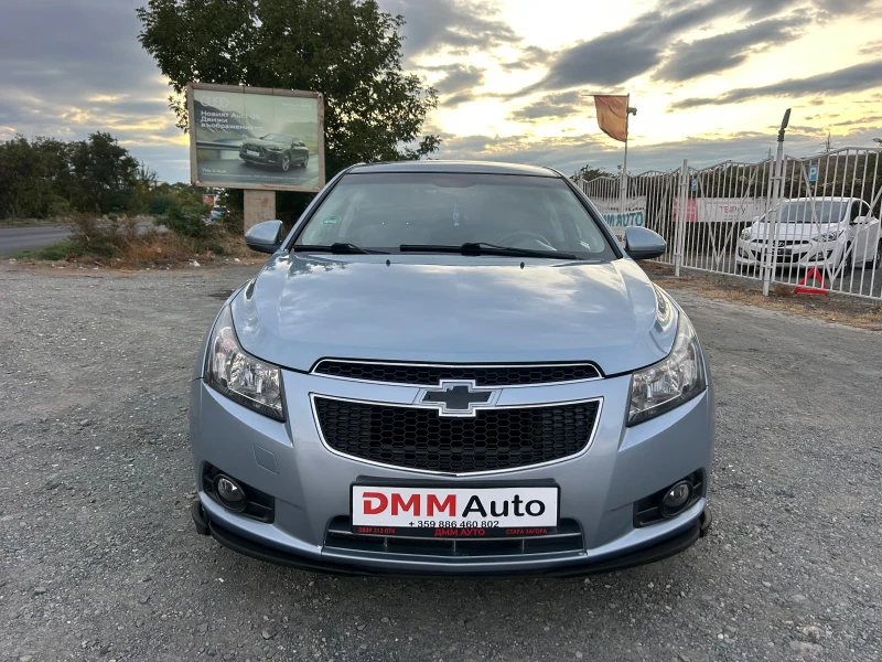 Chevrolet Cruze 1.8i - 140 кс / АВТОМАТИК / НАВИ / РЕАЛНИ 98 000км, снимка 2 - Автомобили и джипове - 51895812