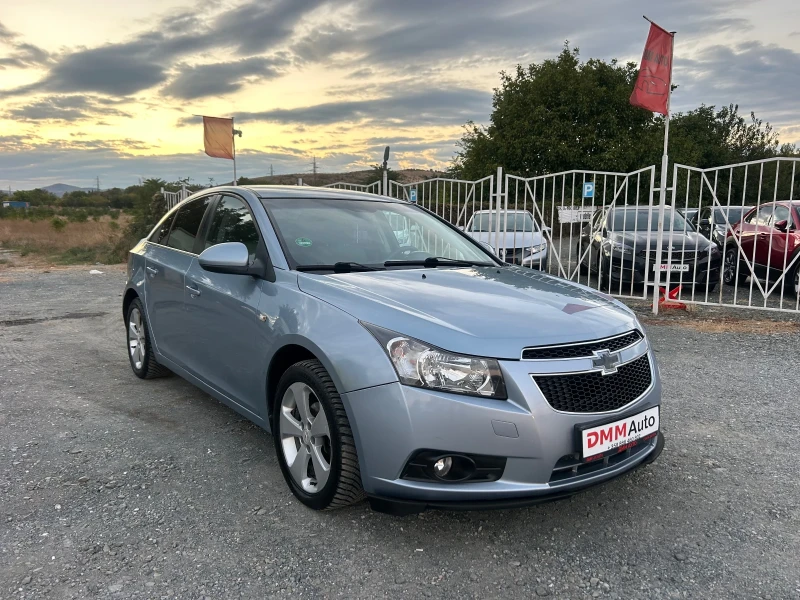 Chevrolet Cruze 1.8i - 140 кс / АВТОМАТИК / НАВИ / РЕАЛНИ 98 000км, снимка 3 - Автомобили и джипове - 51895812