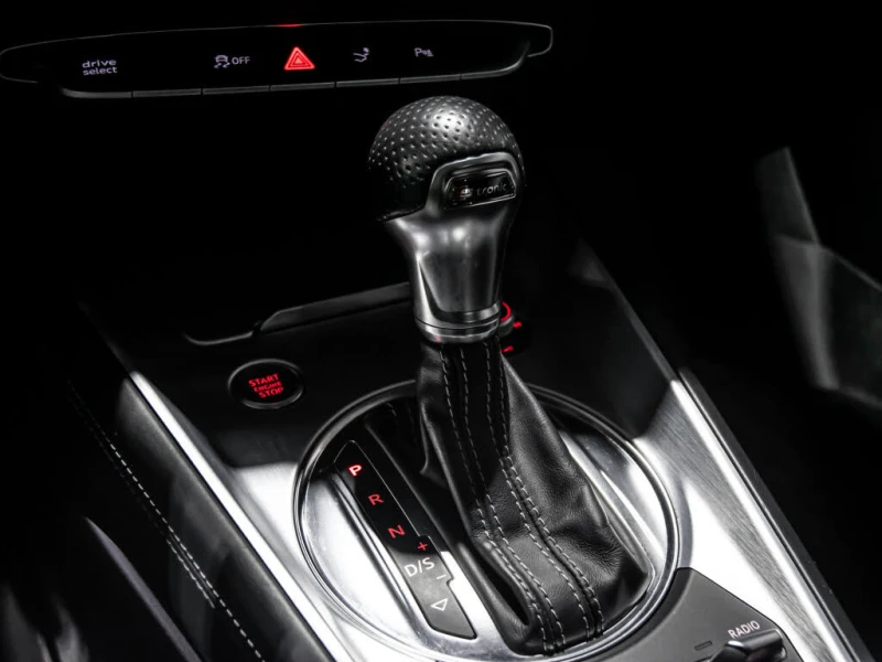 Audi Tt * 2.0T* QUATTRO* АвтоКредит* (ЦЕНА ДО БГ), снимка 12 - Автомобили и джипове - 53137091