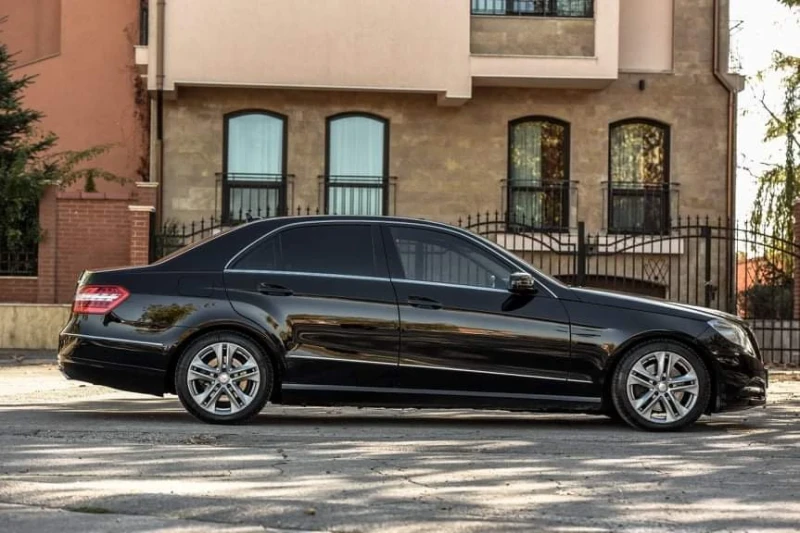 Mercedes-Benz E 300, снимка 3 - Автомобили и джипове - 53363504