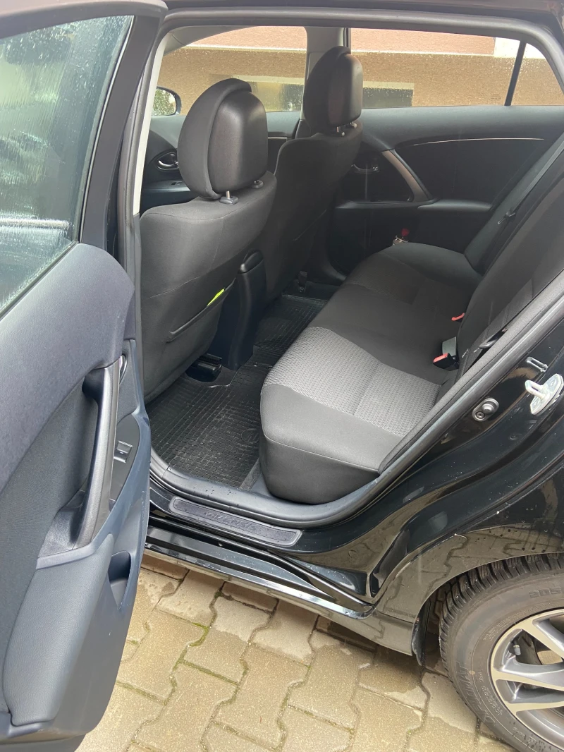 Toyota Avensis, снимка 6 - Автомобили и джипове - 53565392