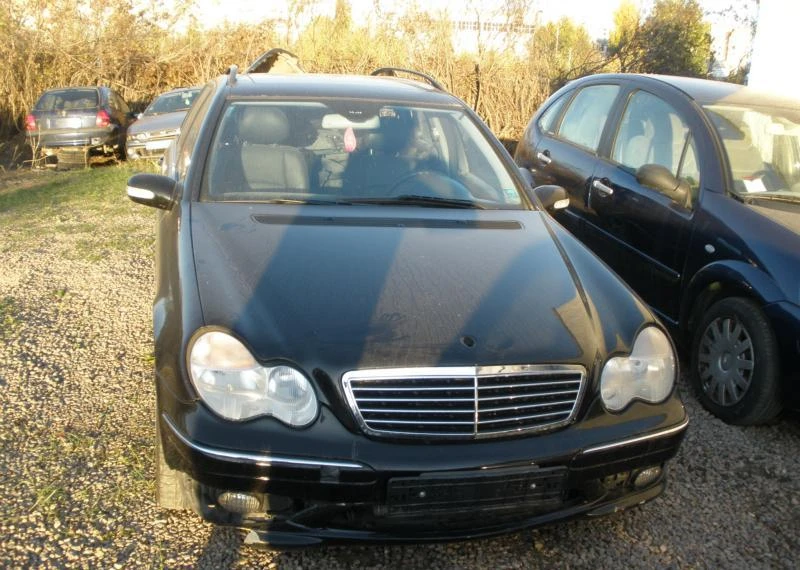 Mercedes-Benz C 30 AMG 3.0CDI, снимка 2 - Автомобили и джипове - 49209876