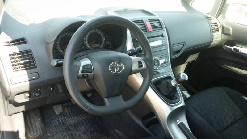 Toyota Auris 1.4d, снимка 5 - Автомобили и джипове - 21900673
