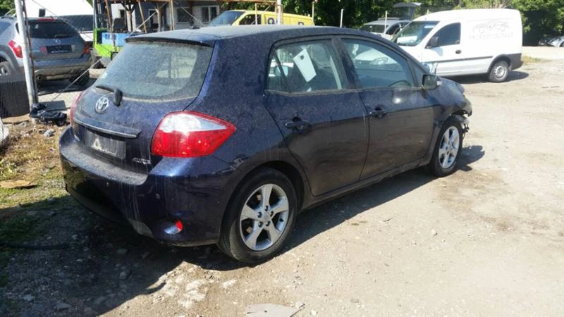 Toyota Auris 1.4d - изображение 3