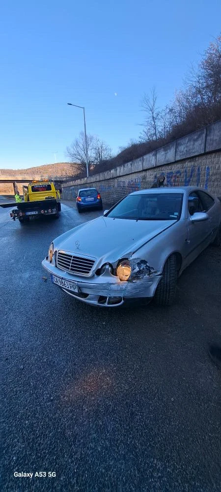 Mercedes-Benz CLK, снимка 2 - Автомобили и джипове - 48695872