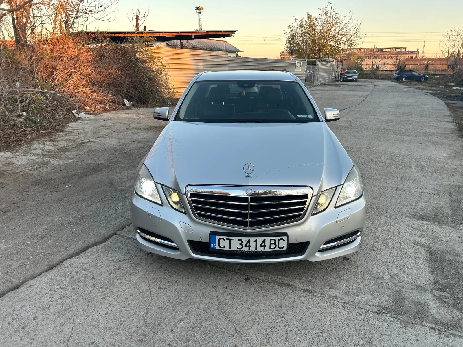 Mercedes-Benz E 220  - изображение 3