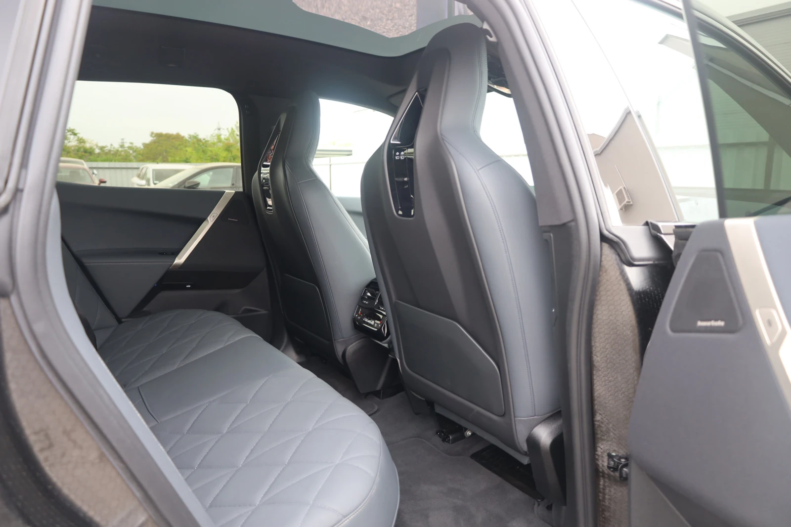 BMW iX xDrive 40 Sport Laser H&K PANO Sitzklima HuD @iCar | Mobile.bg   14