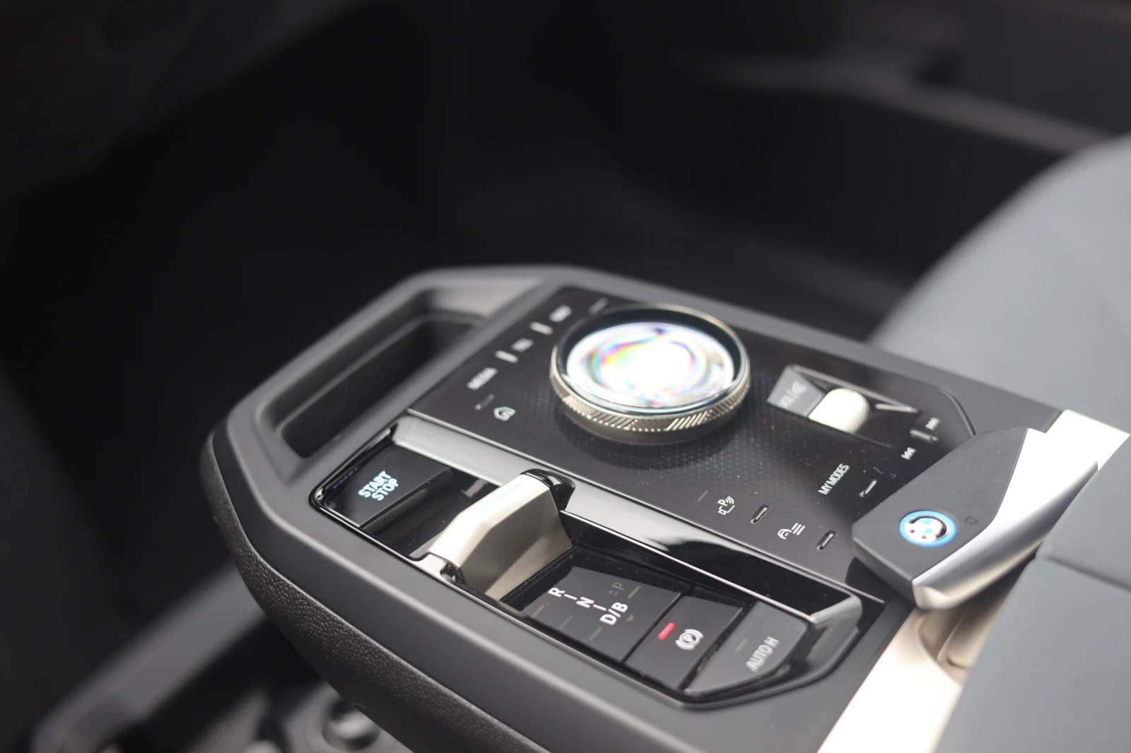 BMW iX xDrive 40 Sport Laser H&K PANO Sitzklima HuD @iCar | Mobile.bg   11