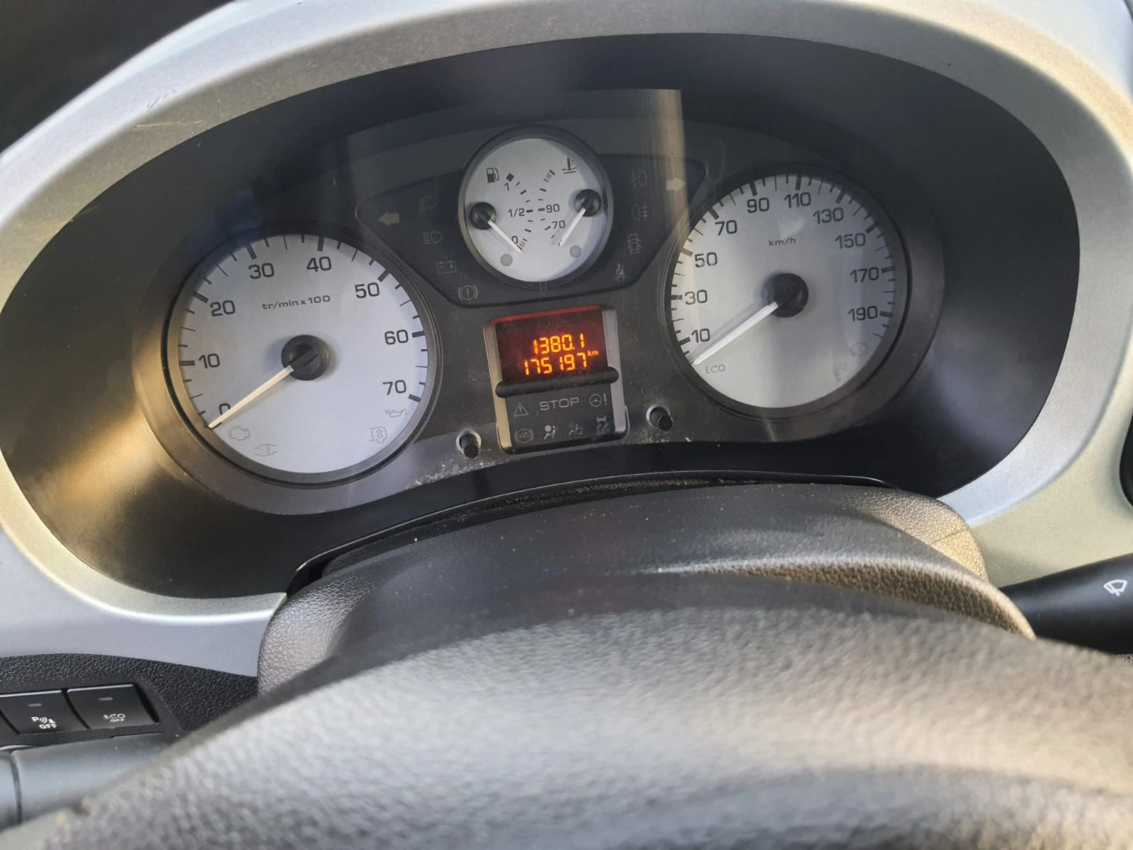 Citroen Berlingo 1, 6D - изображение 9