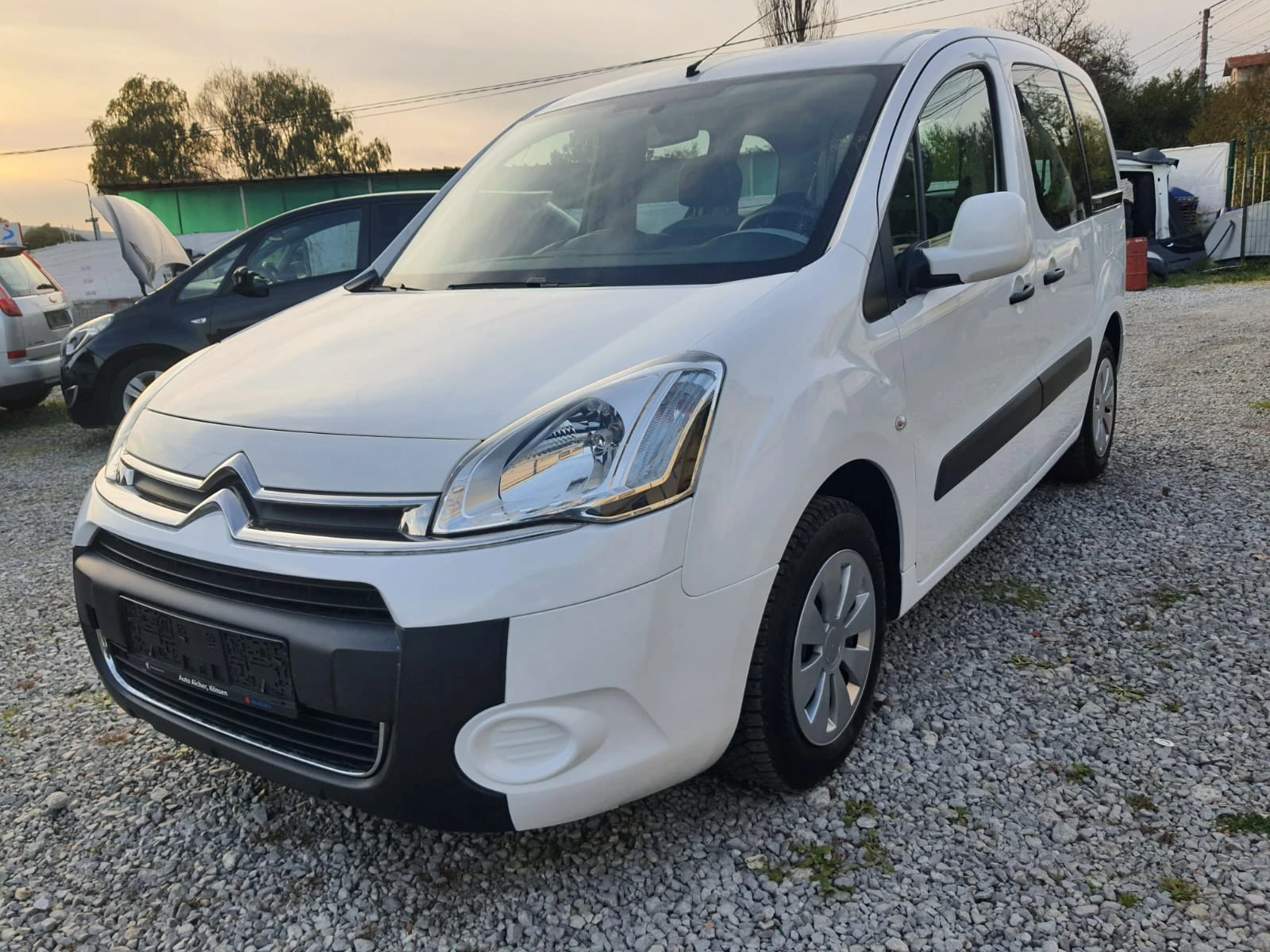 Citroen Berlingo 1, 6D - изображение 2