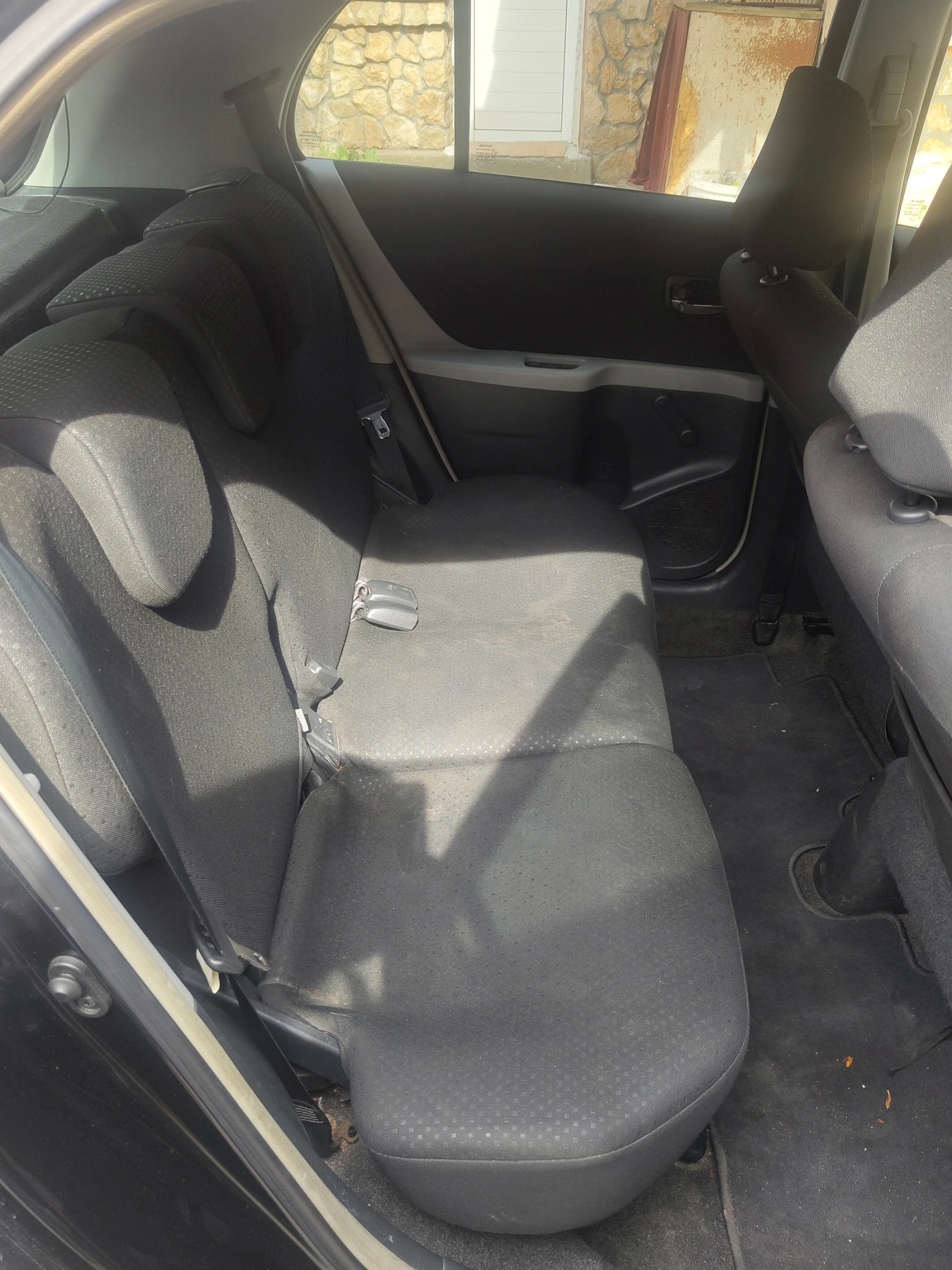 Toyota Yaris  - изображение 5