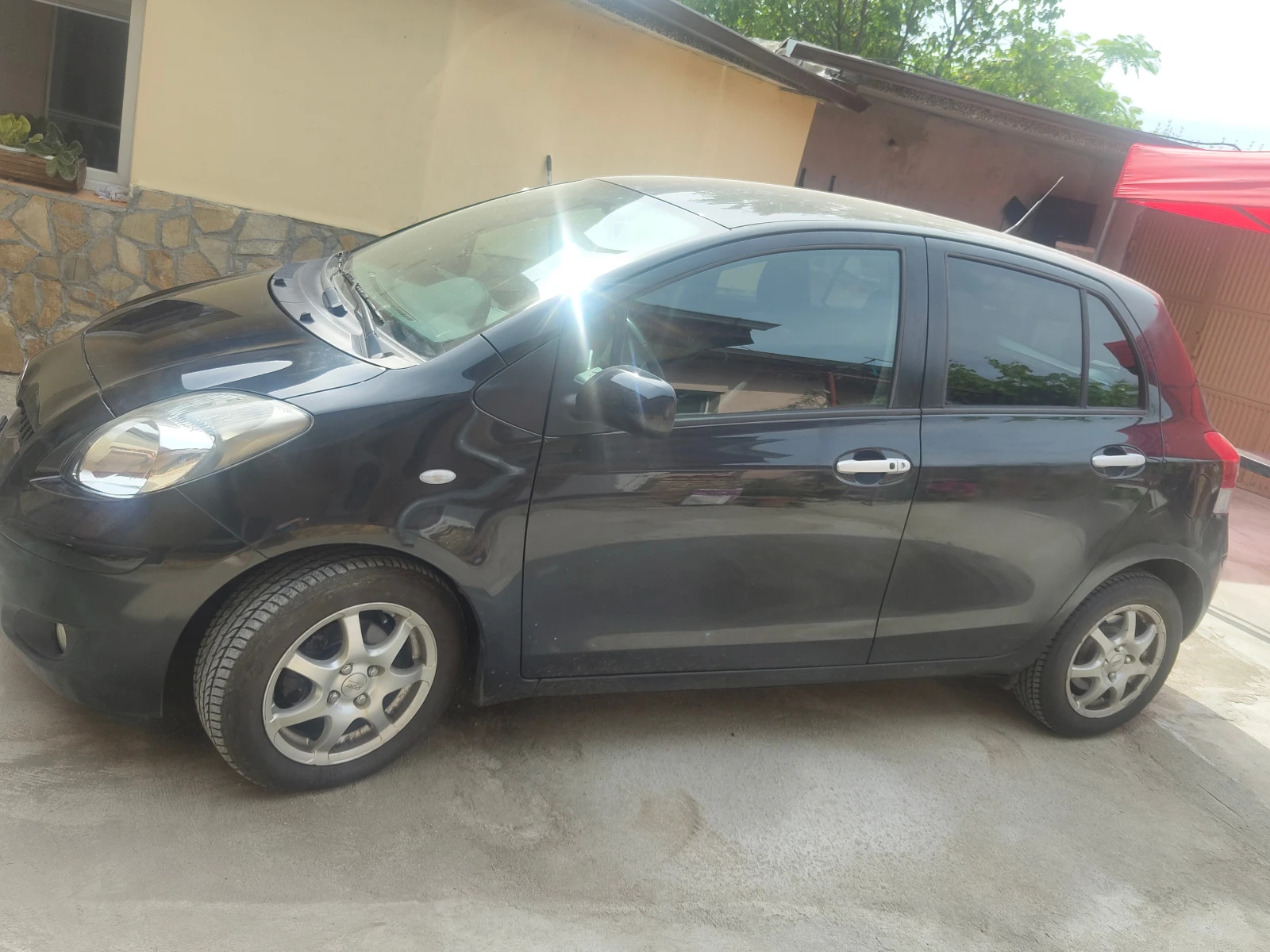 Toyota Yaris  - изображение 2