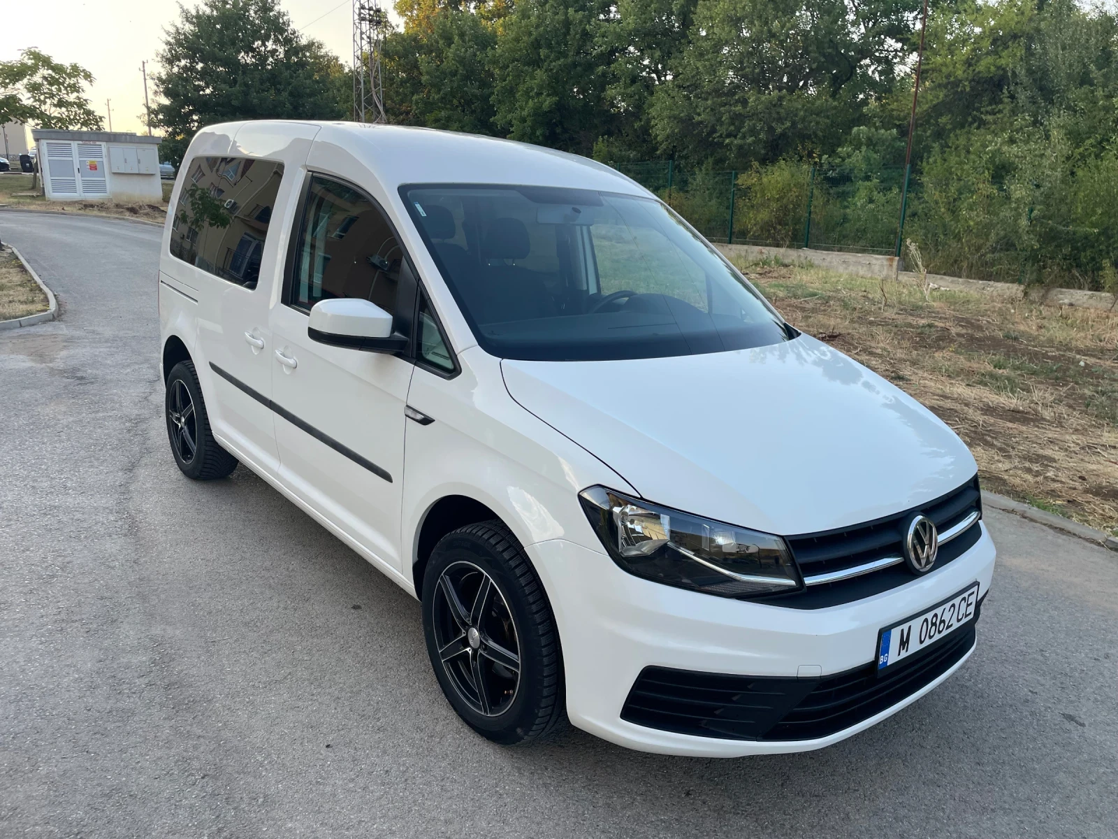 VW Caddy 2.0tdi Evro6 - изображение 2