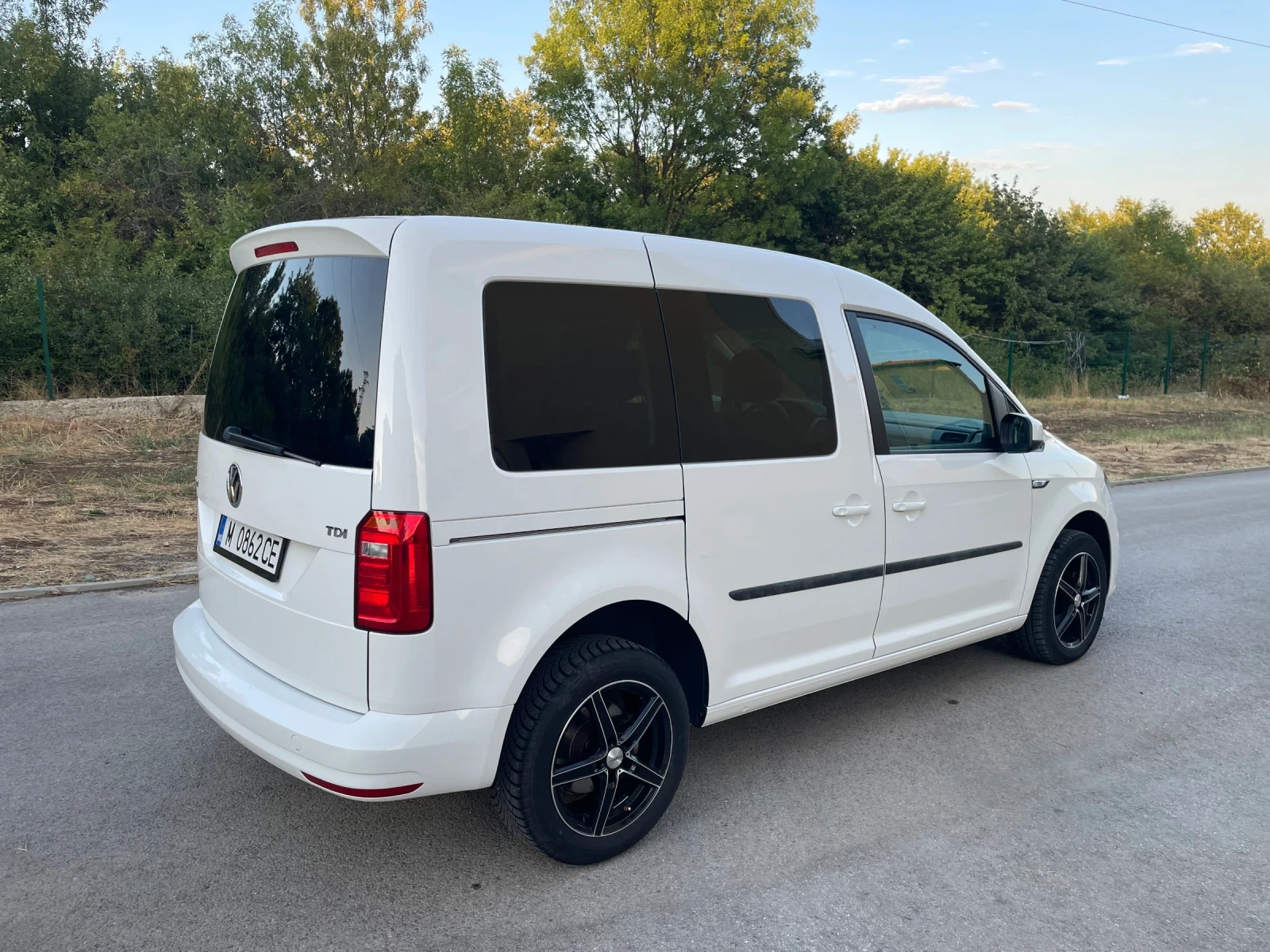 VW Caddy 2.0tdi Evro6 - изображение 7
