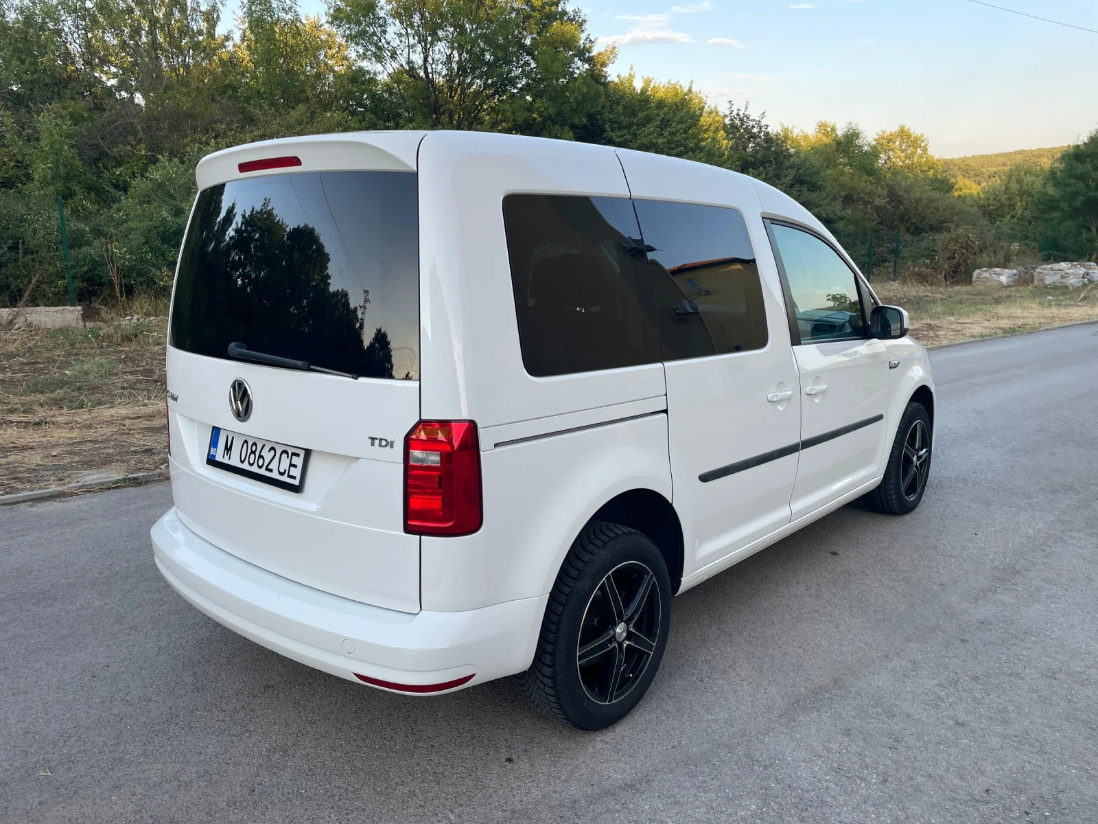 VW Caddy 2.0tdi Evro6 - изображение 9
